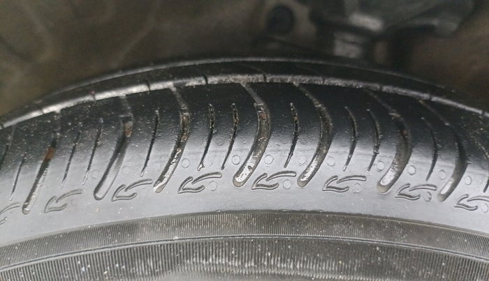 2018 Maruti Celerio VXI (O) CNG, CNG, Manual, 72,833 km, Right Front Tyre Tread