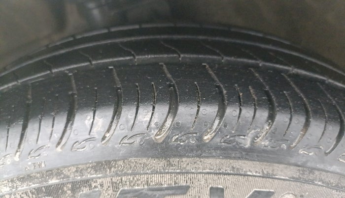 2018 Maruti Celerio VXI (O) CNG, CNG, Manual, 72,833 km, Left Front Tyre Tread