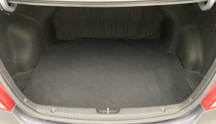 2013 Hyundai Verna FLUIDIC 1.6 VTVT EX, Petrol, Manual, 58,661 km, Boot Inside