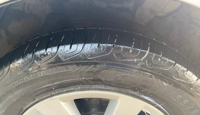 2012 Nissan Sunny XV PETROL, Petrol, Manual, 68,600 km, Right Front Tyre Tread