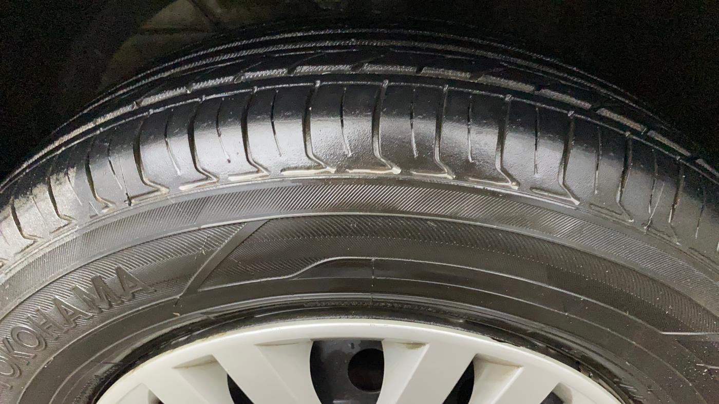 2017 Maruti Dzire VXI, Petrol, Manual, 68,519 km, Left Front Tyre Tread