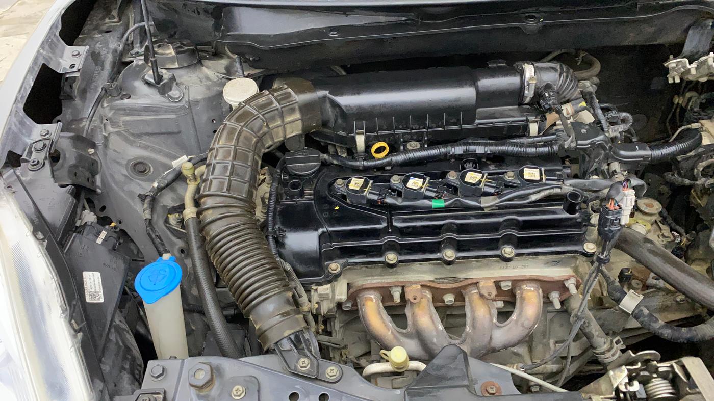 2017 Maruti Dzire VXI, Petrol, Manual, 68,519 km, Engine View - Right