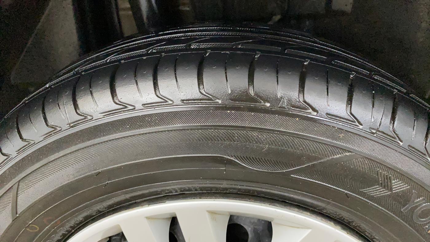 2017 Maruti Dzire VXI, Petrol, Manual, 68,519 km, Right Rear Tyre Tread