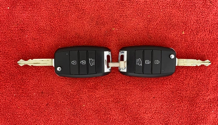 2023 KIA SONET HTK PLUS 1.2, Petrol, Manual, 36,373 km, Key Close Up