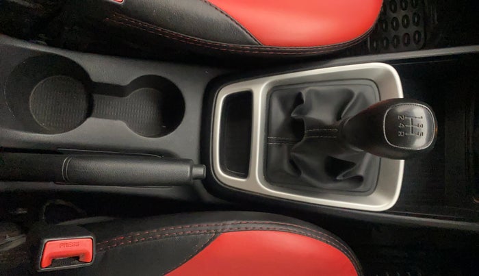 2021 Hyundai VENUE S 1.2, Petrol, Manual, 48,742 km, Gear Lever