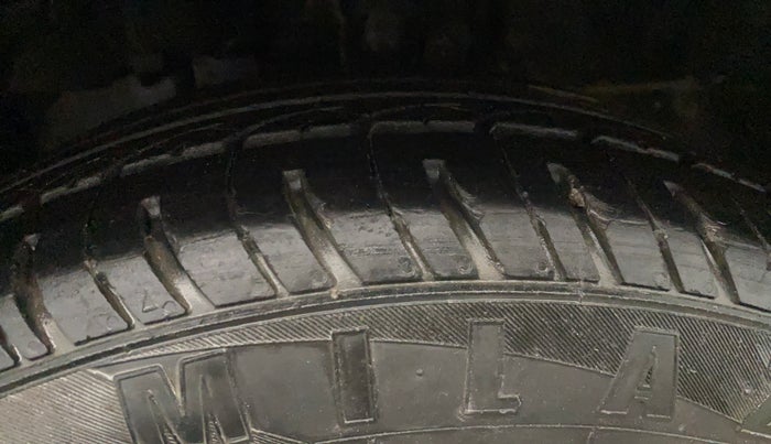 2017 Ford Figo Aspire TITANIUM1.5 DIESEL, Diesel, Manual, 1,12,622 km, Left Front Tyre Tread