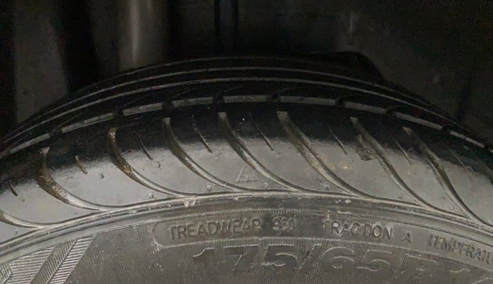 2017 Ford Figo Aspire TITANIUM1.5 DIESEL, Diesel, Manual, 1,12,622 km, Right Rear Tyre Tread