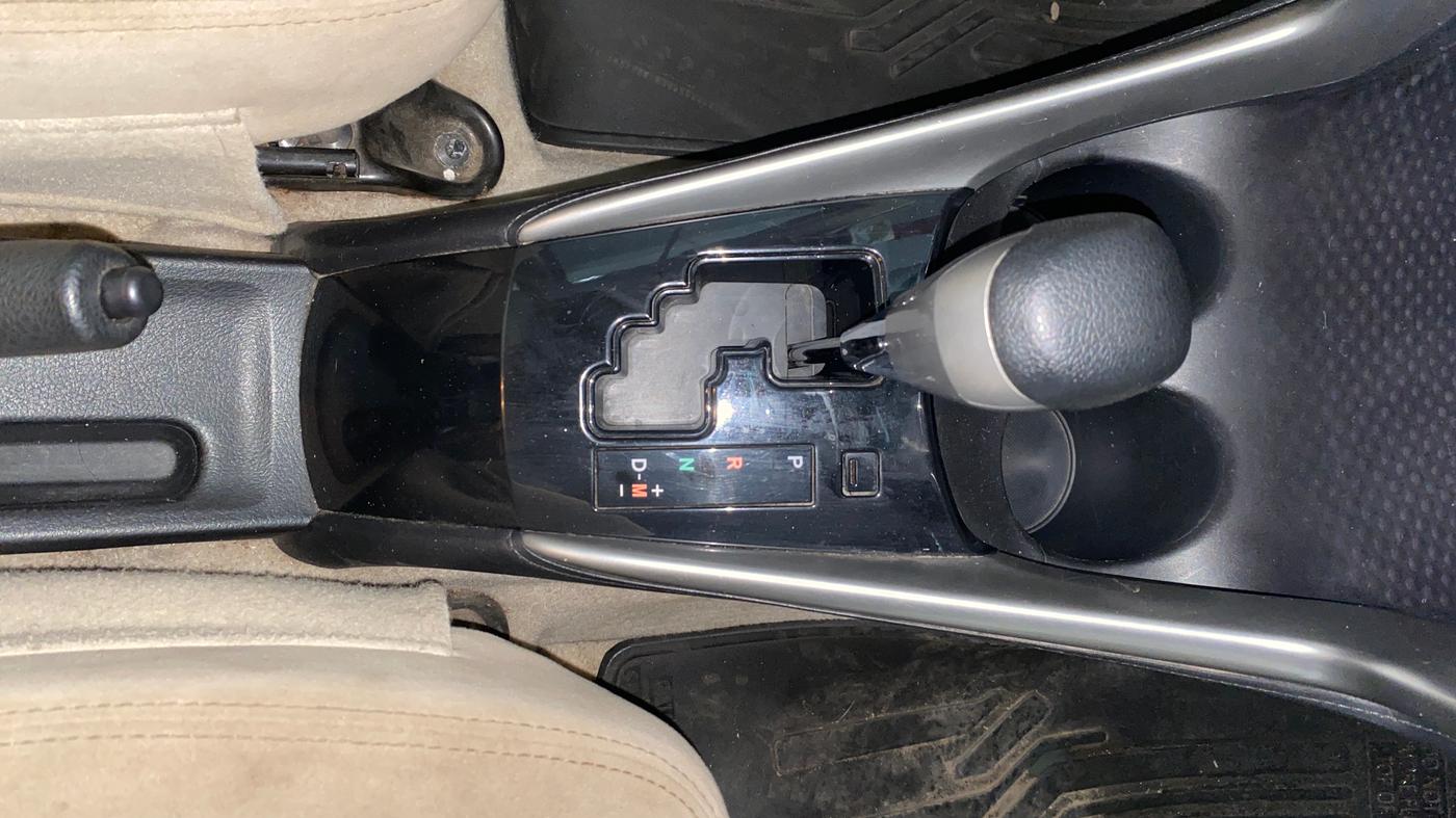 2018 Toyota YARIS G CVT, Petrol, Automatic, 47,398 km, Gear Lever