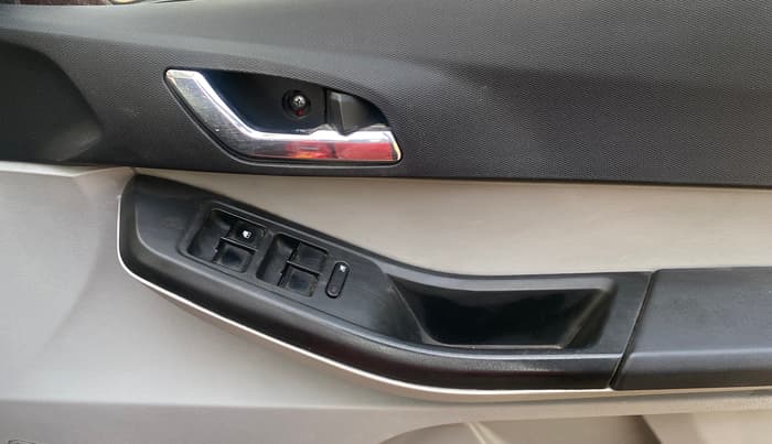 2021 Tata Tiago XZA PLUS DUAL TONE PETROL, Petrol, Automatic, 58,616 km, Driver Side Door Panels Control