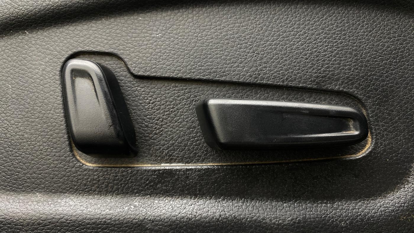 2020 KIA SELTOS GTX PLUS AT 1.5 DIESEL, Diesel, Automatic, 63,738 km, Driver Side Adjustment Panel