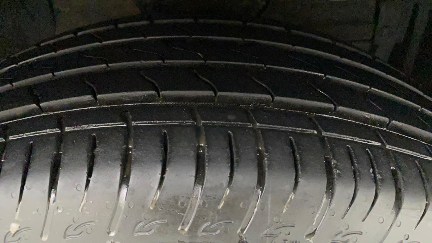 2023 Maruti BREZZA ZXI SMART HYBRID , Petrol, Manual, 5,398 km, Right Front Tyre Tread
