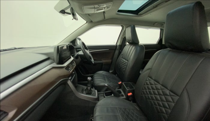 2023 Maruti BREZZA ZXI SMART HYBRID , Petrol, Manual, 5,398 km, Right Side Front Door Cabin