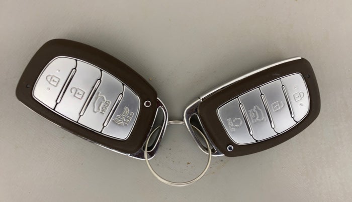 2021 Hyundai VENUE SX 1.0 (O) TURBO IMT, Petrol, Manual, 57,683 km, Key Close Up