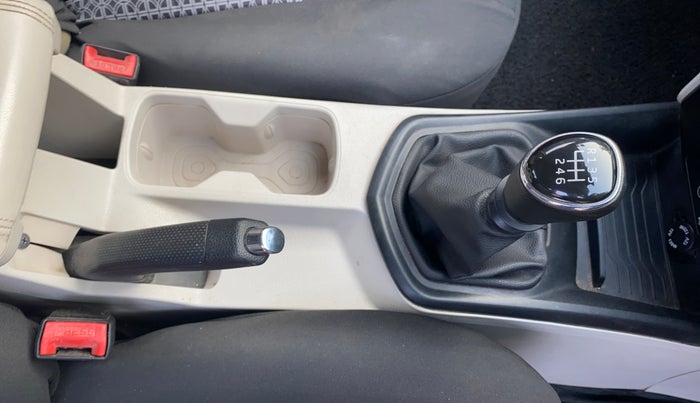 2020 Mahindra XUV300 W6 1.2 PETROL, Petrol, Manual, 57,600 km, Gear Lever