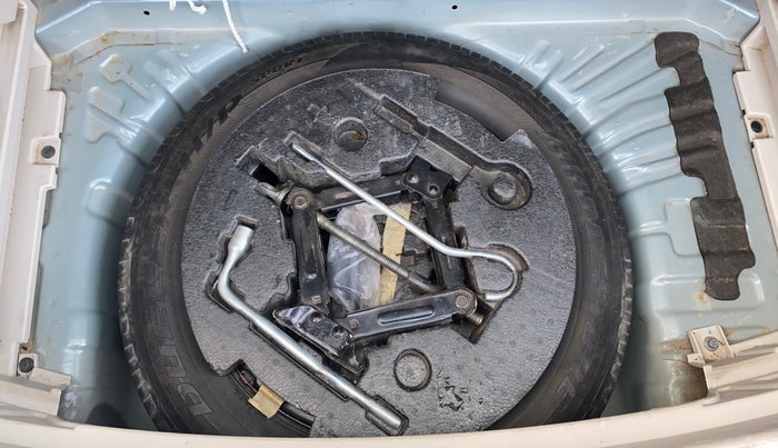 2020 Mahindra XUV300 W6 1.2 PETROL, Petrol, Manual, 57,600 km, Spare Tyre