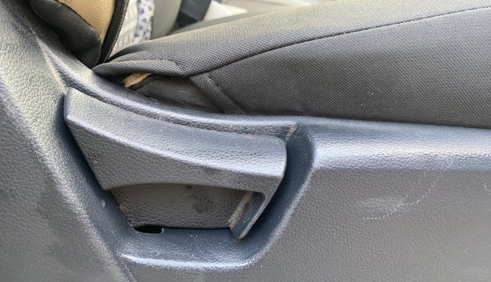 2020 Mahindra XUV300 W6 1.2 PETROL, Petrol, Manual, 57,600 km, Driver Side Adjustment Panel