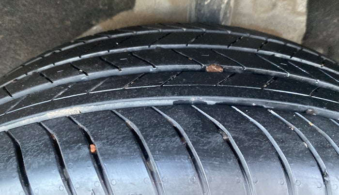 2024 MG ASTOR Sprint 1.5 MT (Ivory), Petrol, Manual, 10,855 km, Left Rear Tyre Tread