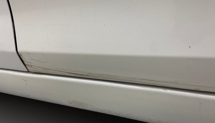 2016 Maruti Swift ZXI, Petrol, Manual, 58,671 km, Rear left door - Minor scratches