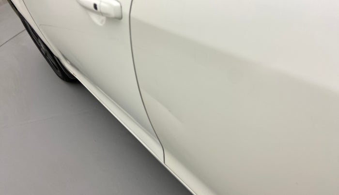 2016 Maruti Swift ZXI, Petrol, Manual, 58,671 km, Rear left door - Slightly dented