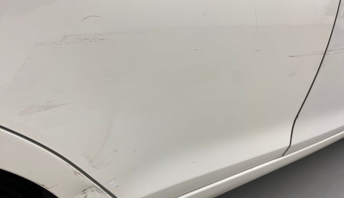 2016 Maruti Swift ZXI, Petrol, Manual, 58,671 km, Right rear door - Minor scratches