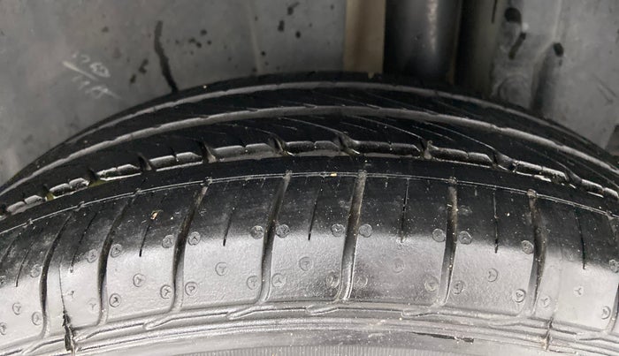 2016 Maruti Swift ZXI, Petrol, Manual, 58,671 km, Left Rear Tyre Tread