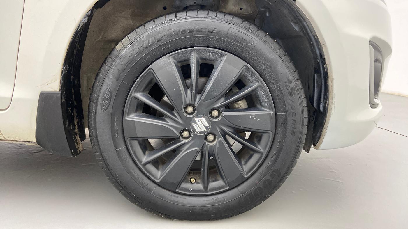 2016 Maruti Swift ZXI, Petrol, Manual, 58,671 km, Right Front Wheel