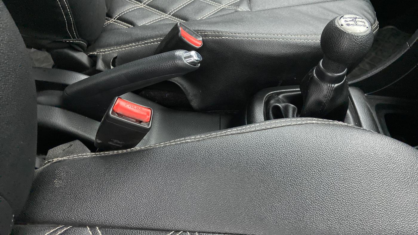 2016 Maruti Swift ZXI, Petrol, Manual, 58,671 km, Gear Lever