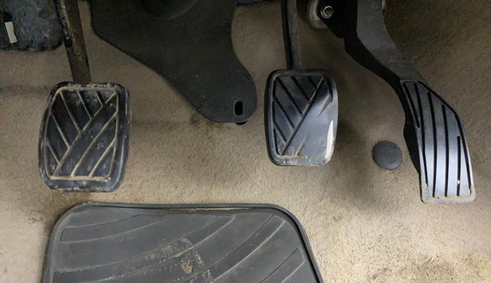 2014 Maruti Swift Dzire VXI, Petrol, Manual, 95,479 km, Pedals