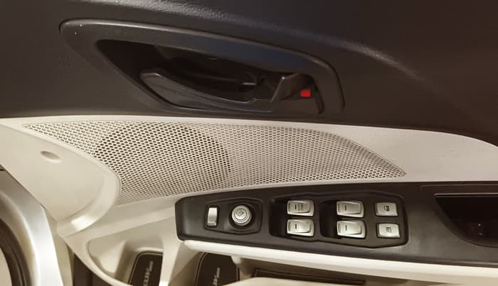 2019 Mahindra XUV300 W4 1.5 DIESEL, Diesel, Manual, 54,452 km, Driver Side Door Panels Control