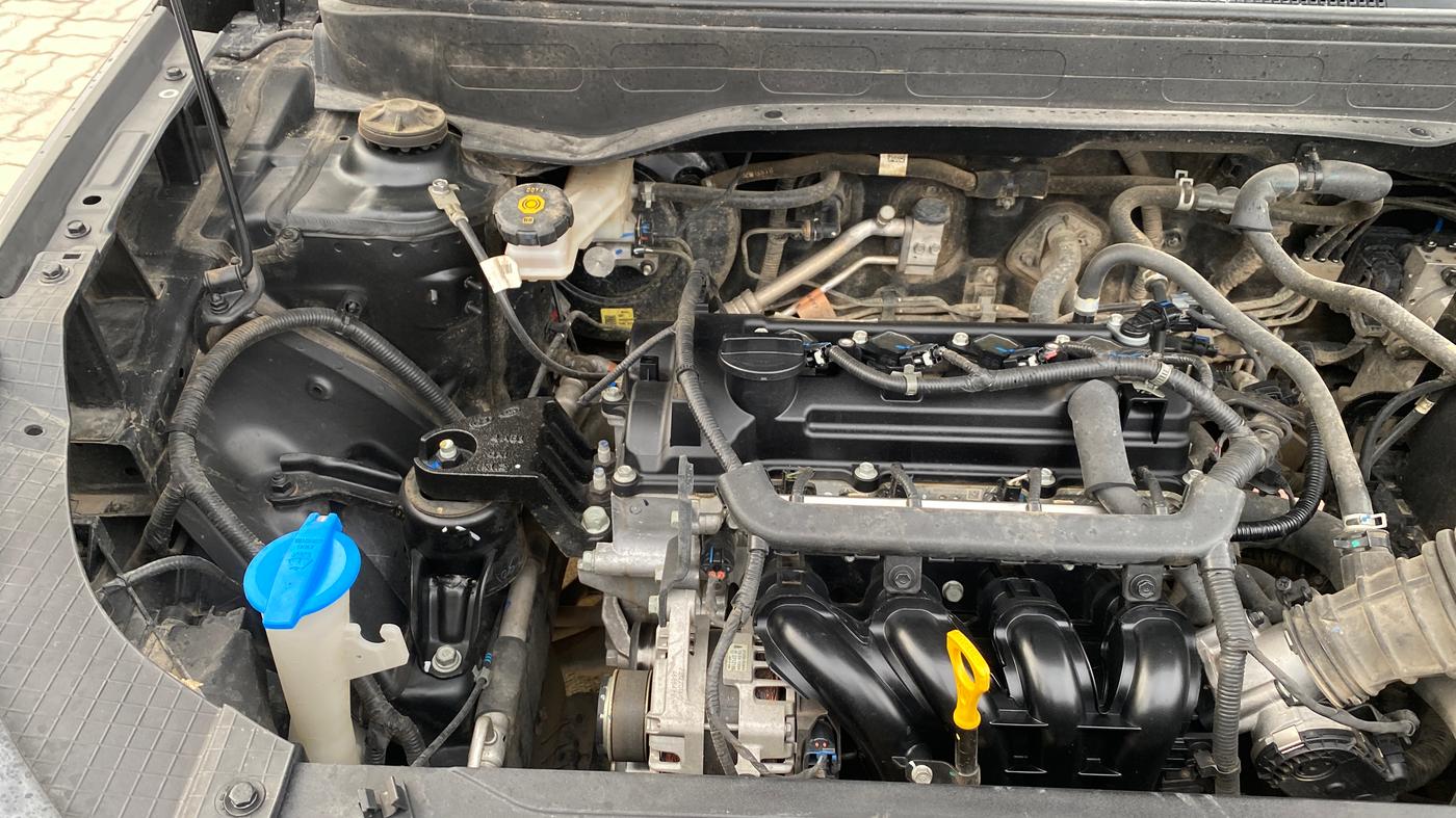 2024 Hyundai VENUE S 1.2, Petrol, Manual, 39,829 km, Engine View - Right