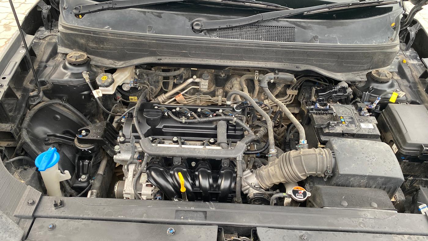 2024 Hyundai VENUE S 1.2, Petrol, Manual, 39,829 km, Engine View