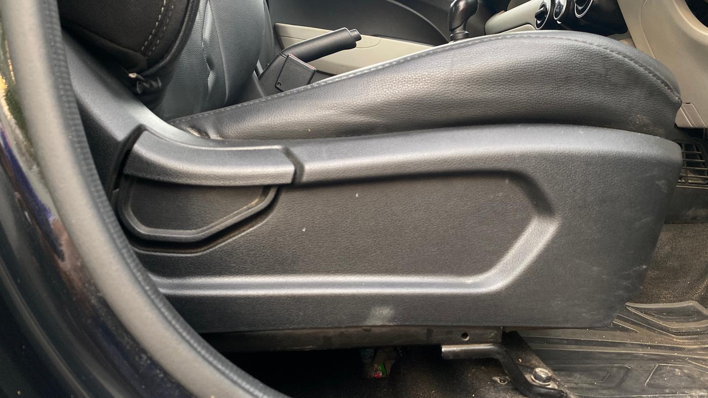 2024 Hyundai VENUE S 1.2, Petrol, Manual, 39,829 km, Driver Side Adjustment Panel
