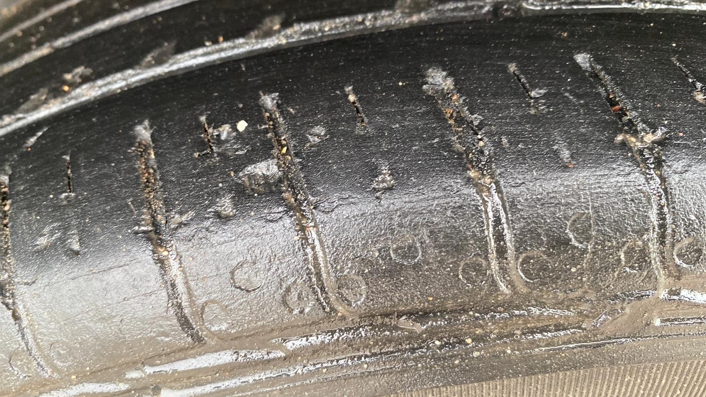 2024 Hyundai VENUE S 1.2, Petrol, Manual, 39,829 km, Left Front Tyre Tread