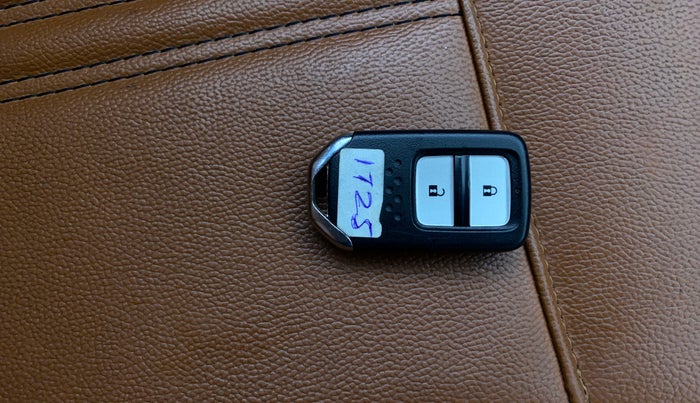 2019 Honda Jazz 1.2L I-VTEC VX CVT, Petrol, Automatic, 72,605 km, Key Close Up