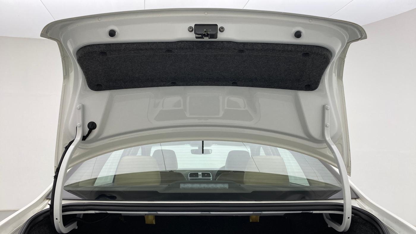 2017 Volkswagen Vento 1.2 TSI HIGHLINE PLUS AT, Petrol, Automatic, 26,605 km, Boot Door Open