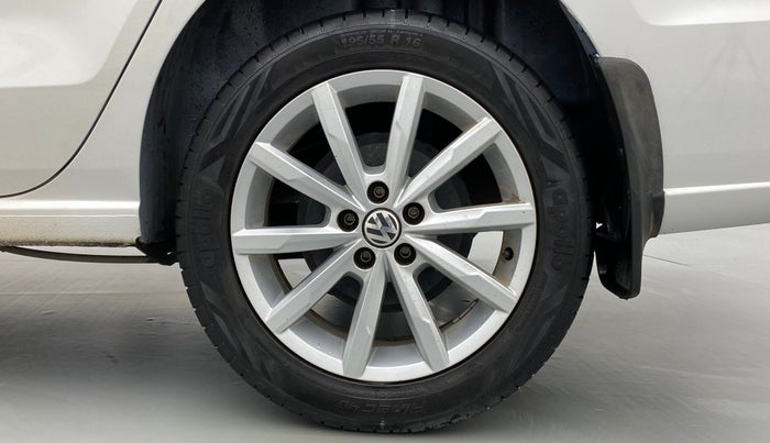 2017 Volkswagen Vento 1.2 TSI HIGHLINE PLUS AT, Petrol, Automatic, 26,605 km, Left Rear Wheel