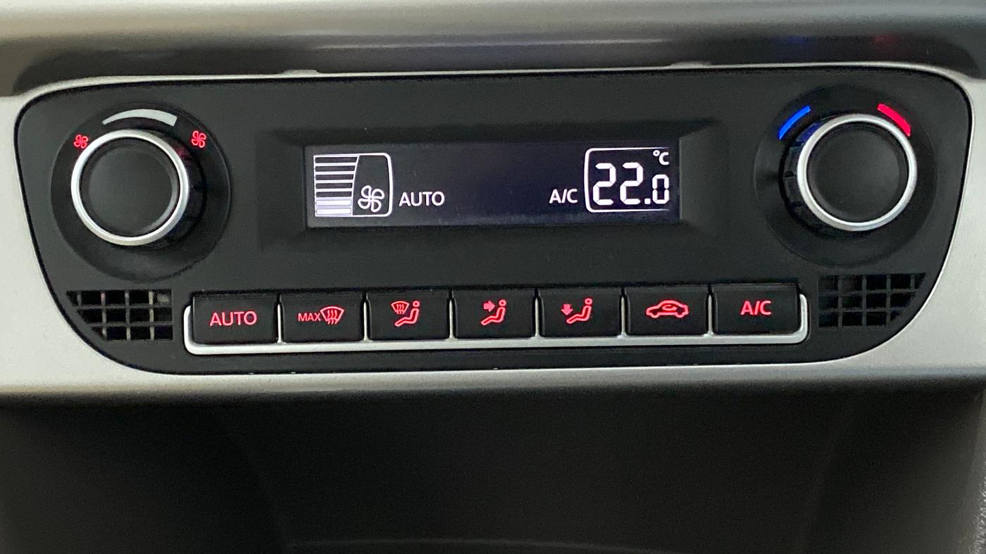 2017 Volkswagen Vento 1.2 TSI HIGHLINE PLUS AT, Petrol, Automatic, 26,605 km, Automatic Climate Control