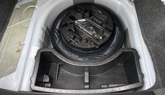 2017 Volkswagen Vento 1.2 TSI HIGHLINE PLUS AT, Petrol, Automatic, 26,605 km, Spare Tyre