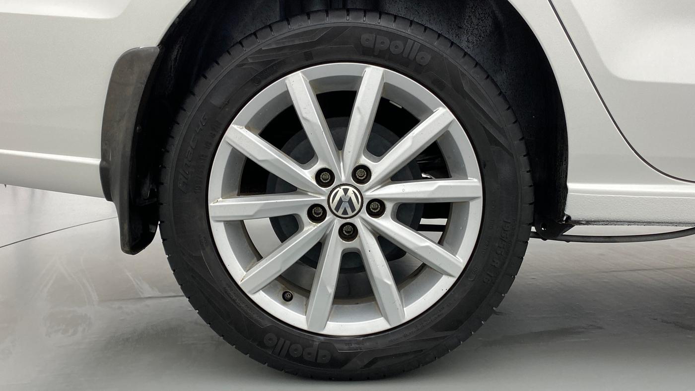 2017 Volkswagen Vento 1.2 TSI HIGHLINE PLUS AT, Petrol, Automatic, 26,605 km, Right Rear Wheel