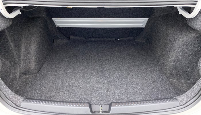 2017 Volkswagen Vento 1.2 TSI HIGHLINE PLUS AT, Petrol, Automatic, 26,605 km, Boot Inside