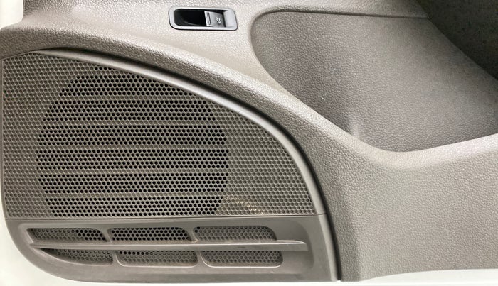 2017 Volkswagen Vento 1.2 TSI HIGHLINE PLUS AT, Petrol, Automatic, 26,605 km, Speaker