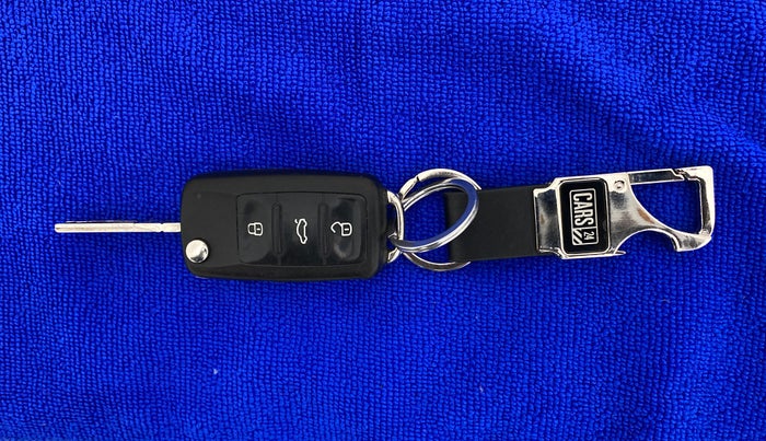 2017 Volkswagen Vento 1.2 TSI HIGHLINE PLUS AT, Petrol, Automatic, 26,605 km, Key Close Up