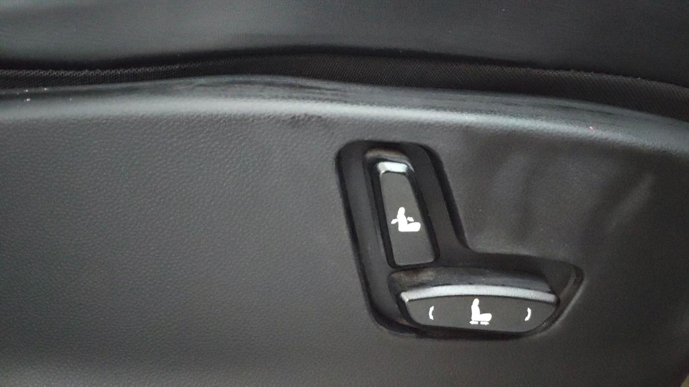 2021 MG HECTOR SHARP 2.0 DIESEL, Diesel, Manual, 1,26,892 km, Driver Side Adjustment Panel