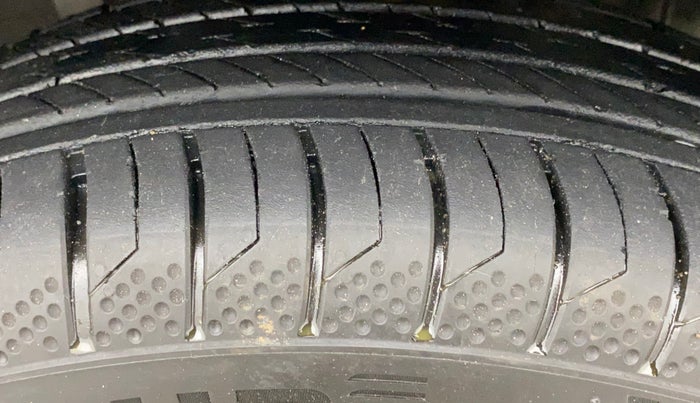 2022 Nissan MAGNITE XV MT, Petrol, Manual, 46,441 km, Right Front Tyre Tread
