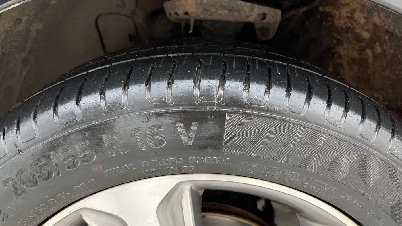 2018 Hyundai Verna 1.6 VTVT SX, Petrol, Manual, 69,994 km, Left Front Tyre Tread