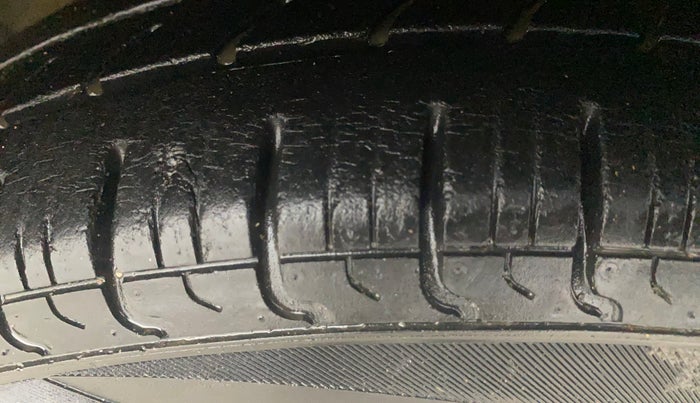 2014 Hyundai Eon ERA +, Petrol, Manual, 16,290 km, Right Front Tyre Tread