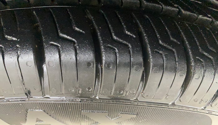 2014 Hyundai Eon ERA +, Petrol, Manual, 16,290 km, Left Rear Tyre Tread