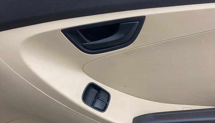 2014 Hyundai Eon ERA +, Petrol, Manual, 16,290 km, Driver Side Door Panels Control