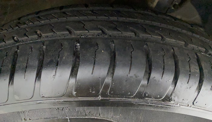 2021 Maruti Dzire VXI AMT, Petrol, Automatic, 2,680 km, Right Rear Tyre Tread