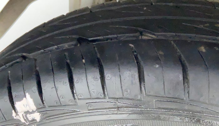 2018 Maruti Alto 800 LXI, Petrol, Manual, 26,181 km, Right Rear Tyre Tread